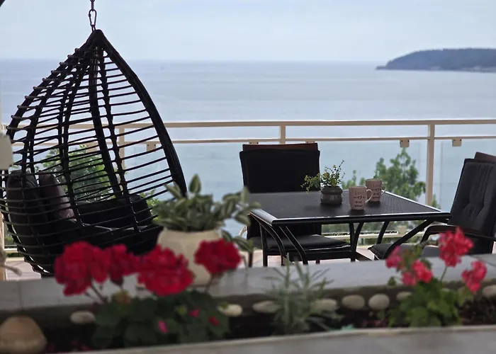 Indy\'S Beach Apartments