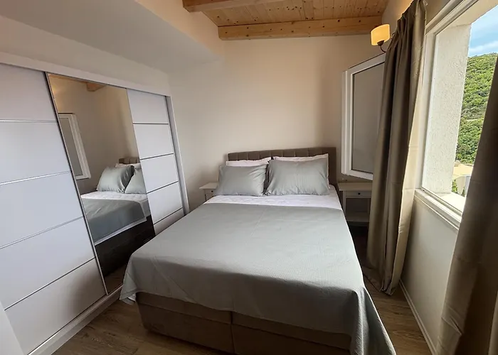 Indy\'S Beach Apartments
